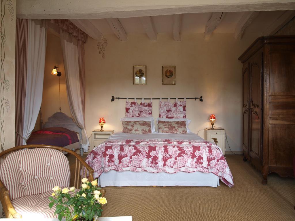 Chambres D'Hotes Du Noisillet Cinais Exterior foto